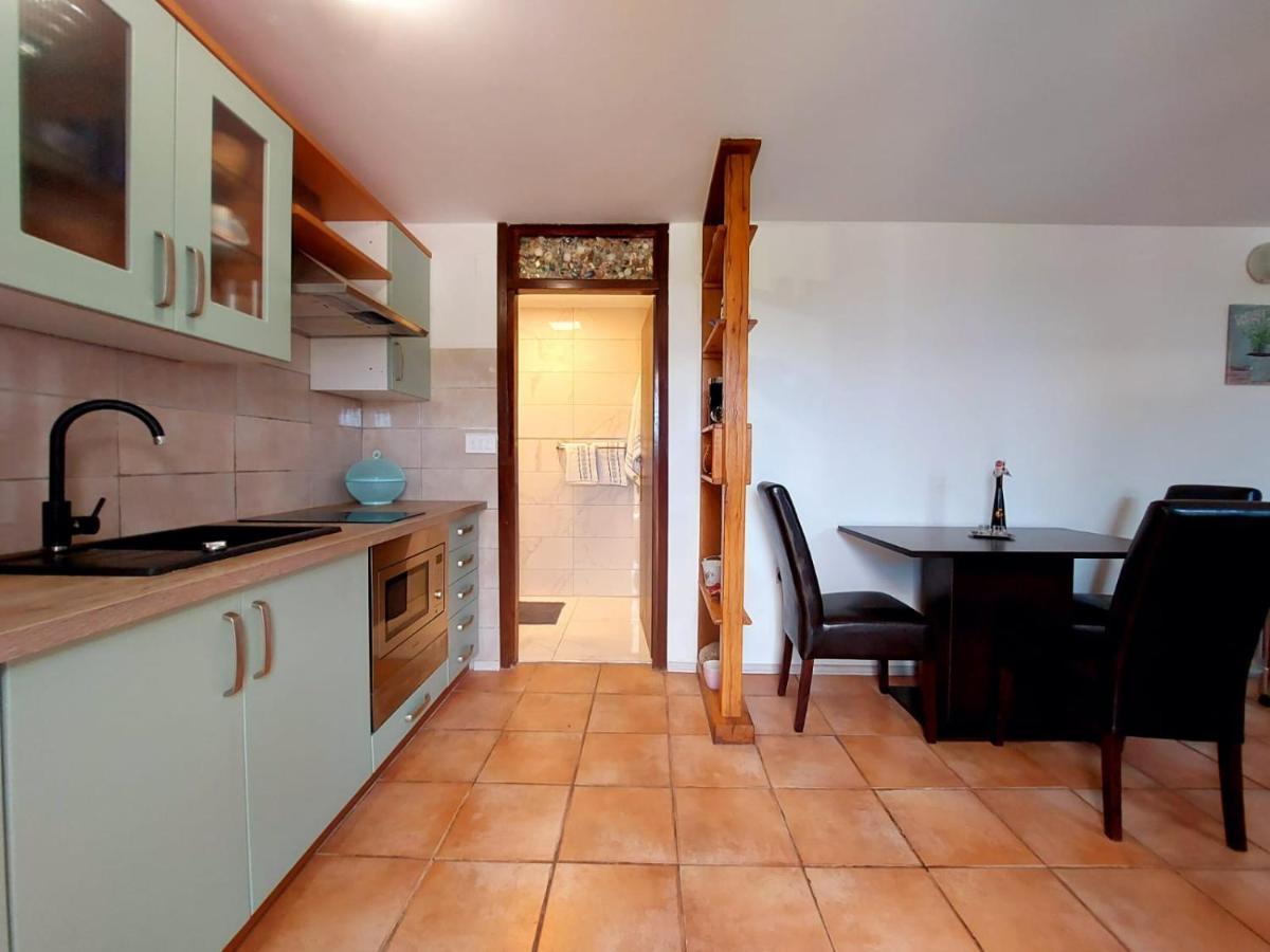 Z Apartment Njivice