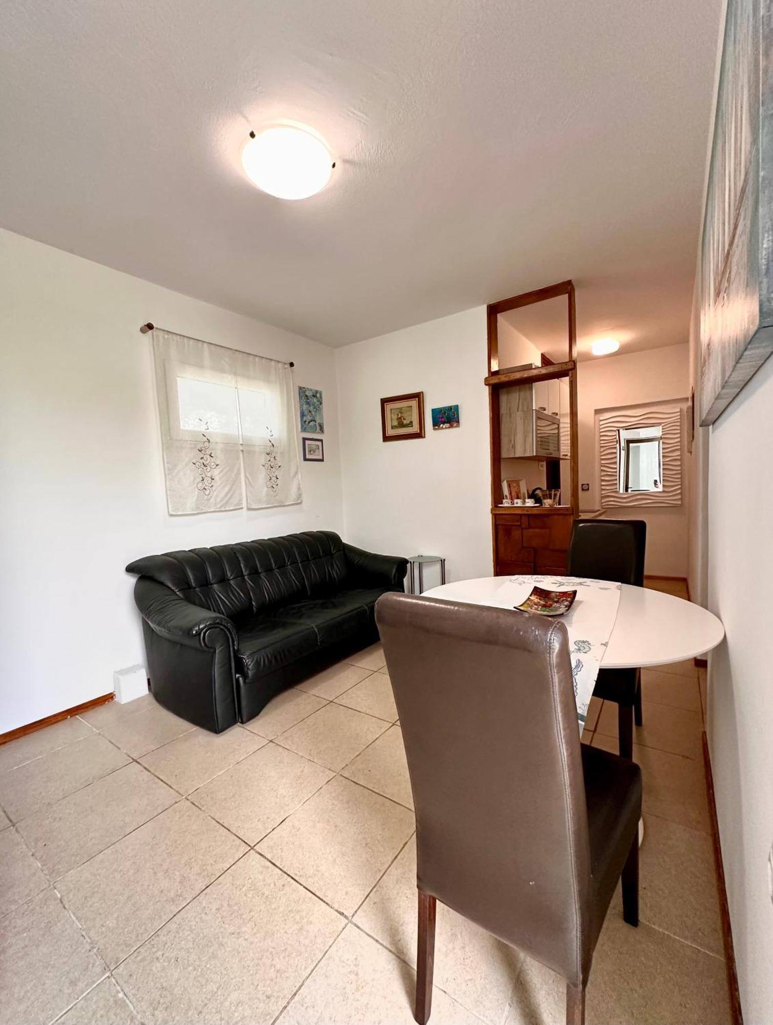 Z Apartment *